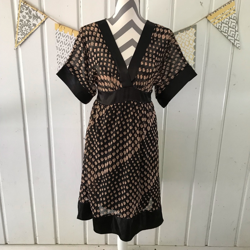 Zio Black and Beige Leaf Print Kimono Dress